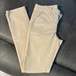 Women’s AE khaki 8 xlong skinny pant